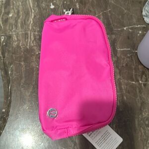 Lululemon Everywhere Belt Bag NWT Volume 1L pink